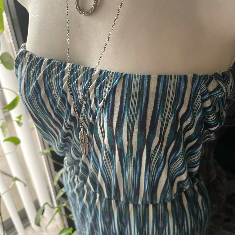 Dress - Picture 4 of 4